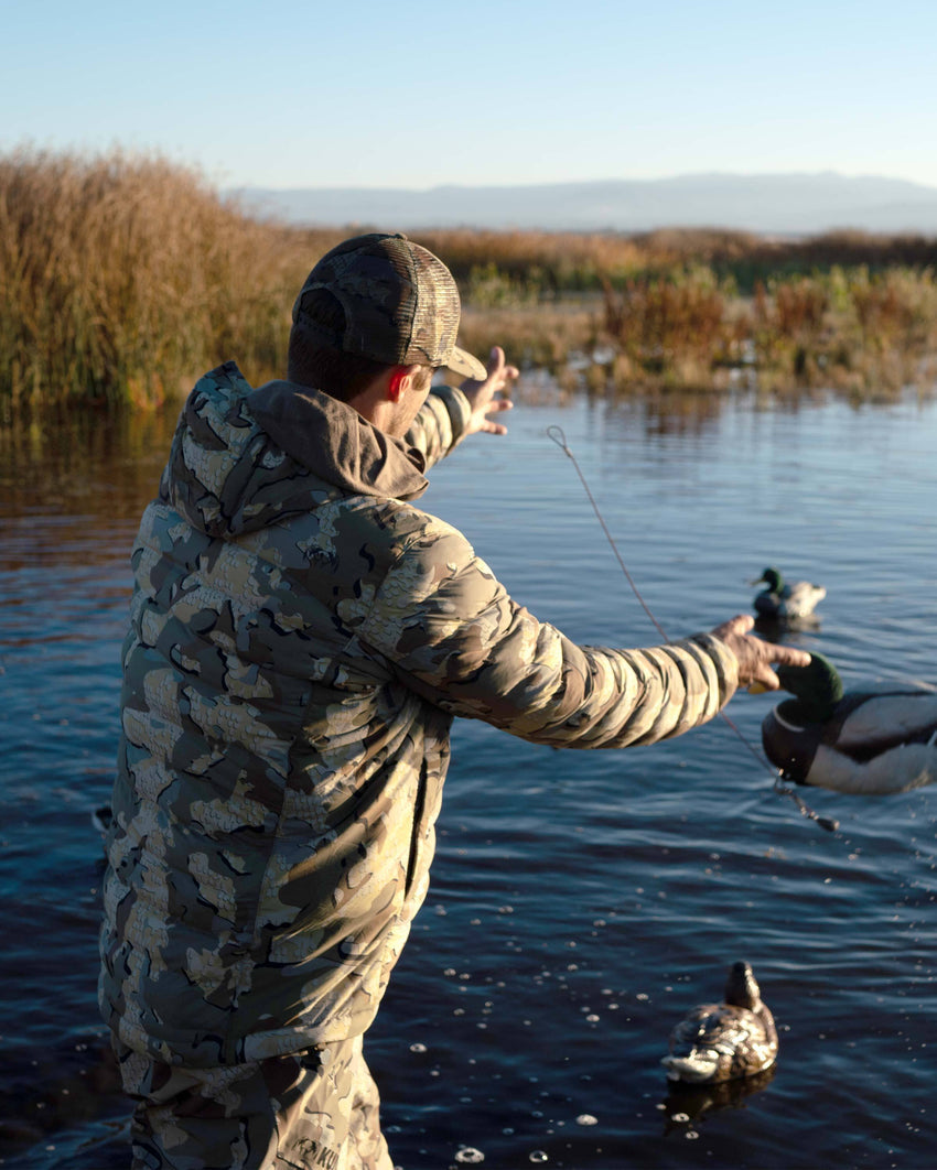 Outlet Flyway Insulated Hooded Jacket | Gunmetal